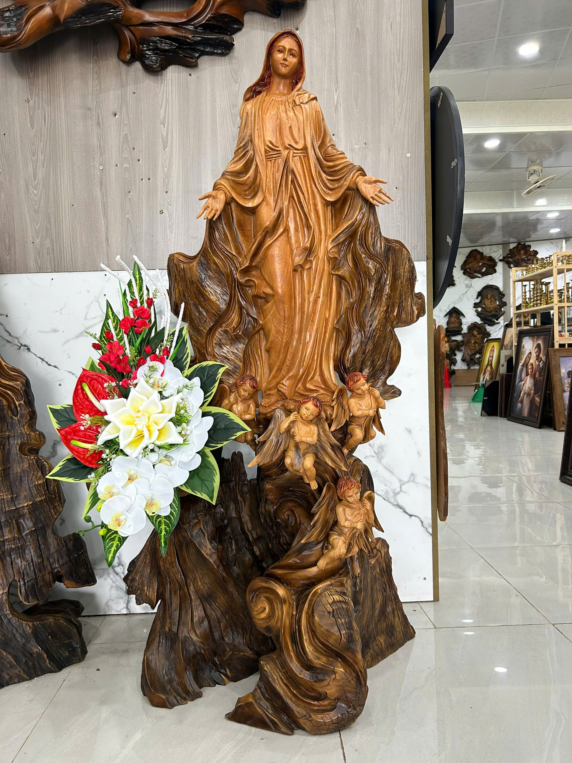 Tượng Mẹ ban ơn -gỗ trai